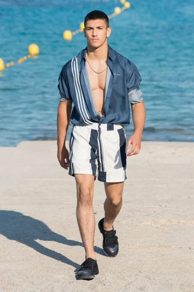 Look 29